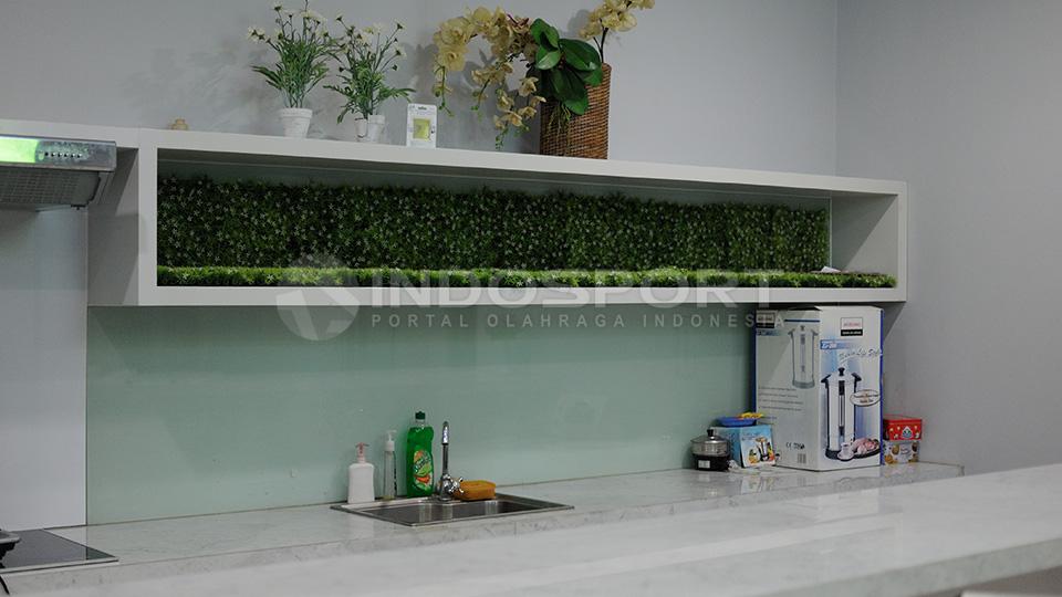 Atlet Lounge adalah sebuah lounge khusus atau tempat berkumpul bagi para atlet untuk beristirahat dan bersantai setelah hari sulit pelatihan.